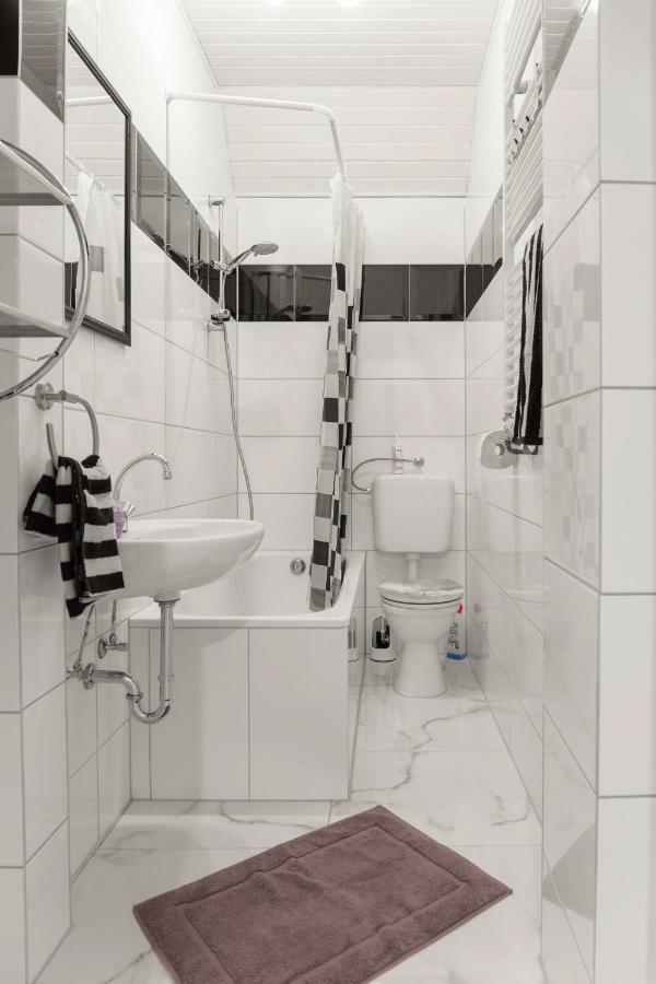 Ferienwohnung * Witten